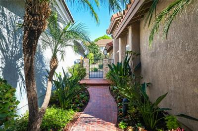25 ENTRADA E, Irvine, CA 92620, photo 3 of 5