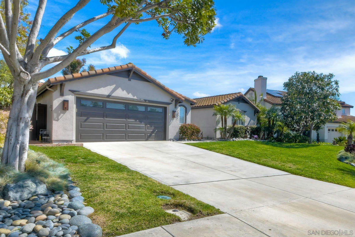 7992 GRADO EL TUPELO, Carlsbad, CA 92009 Single Family Residence For
